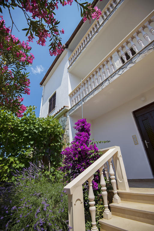 Apartments Petrcane Welcome Экстерьер фото