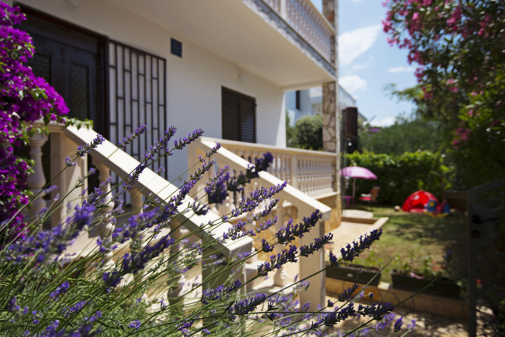 Apartments Petrcane Welcome Экстерьер фото